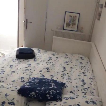 Chambre Chez L'Habitante Avec Salle De Bain Et Cuisine Communes - Presence D'Un Chat ボルドー エクステリア 写真